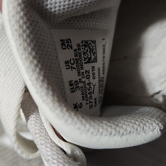 Puma Gold and White - Picture 4 of 6